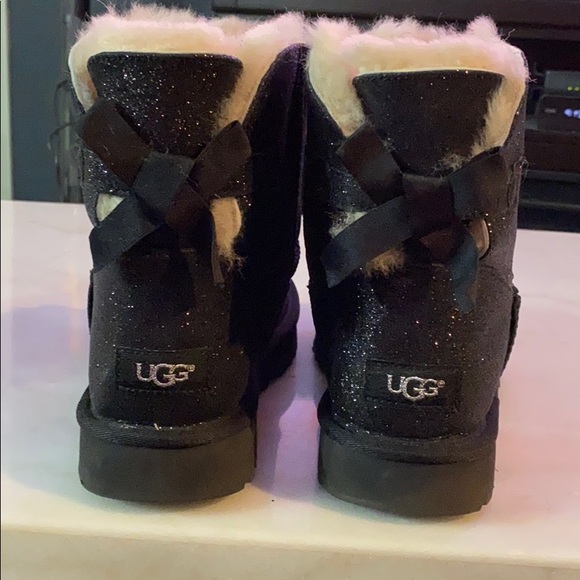 Ugg boots Bailey bow size 10 - Picture 3 of 4